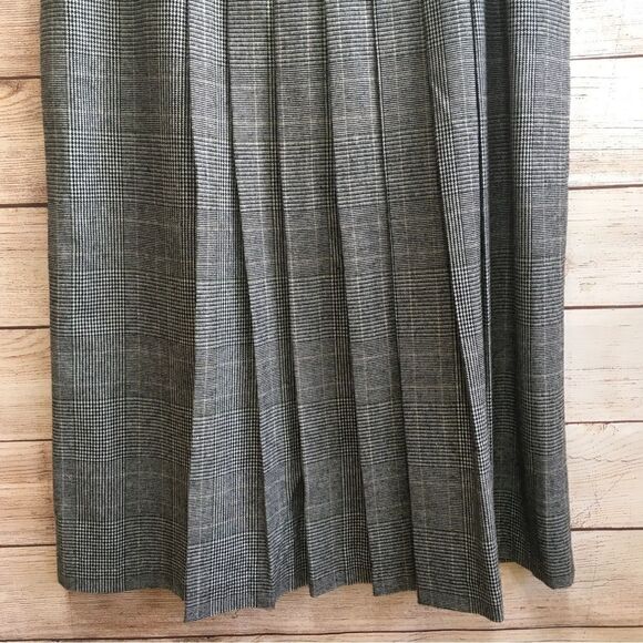 VINTAGE E. H. WOODS HOUNDSTOOTH PRINT SKIRT WITH PLEATED FRONT - Picture 3 of 6